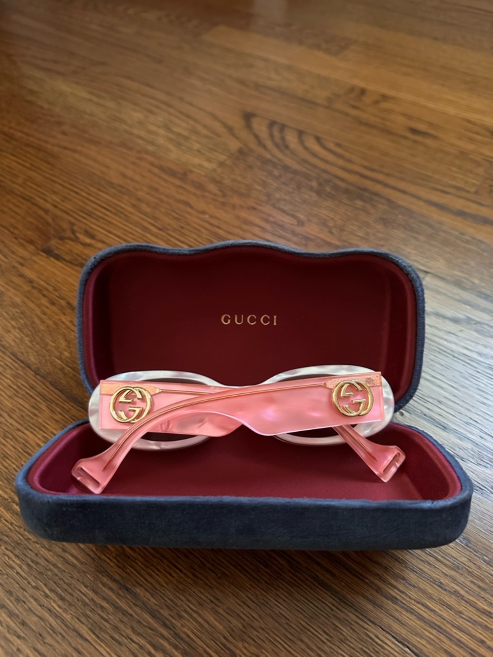 Gucci Pink Oval Sunglasses with Mirrored Lenses - Picture 2 of 3
